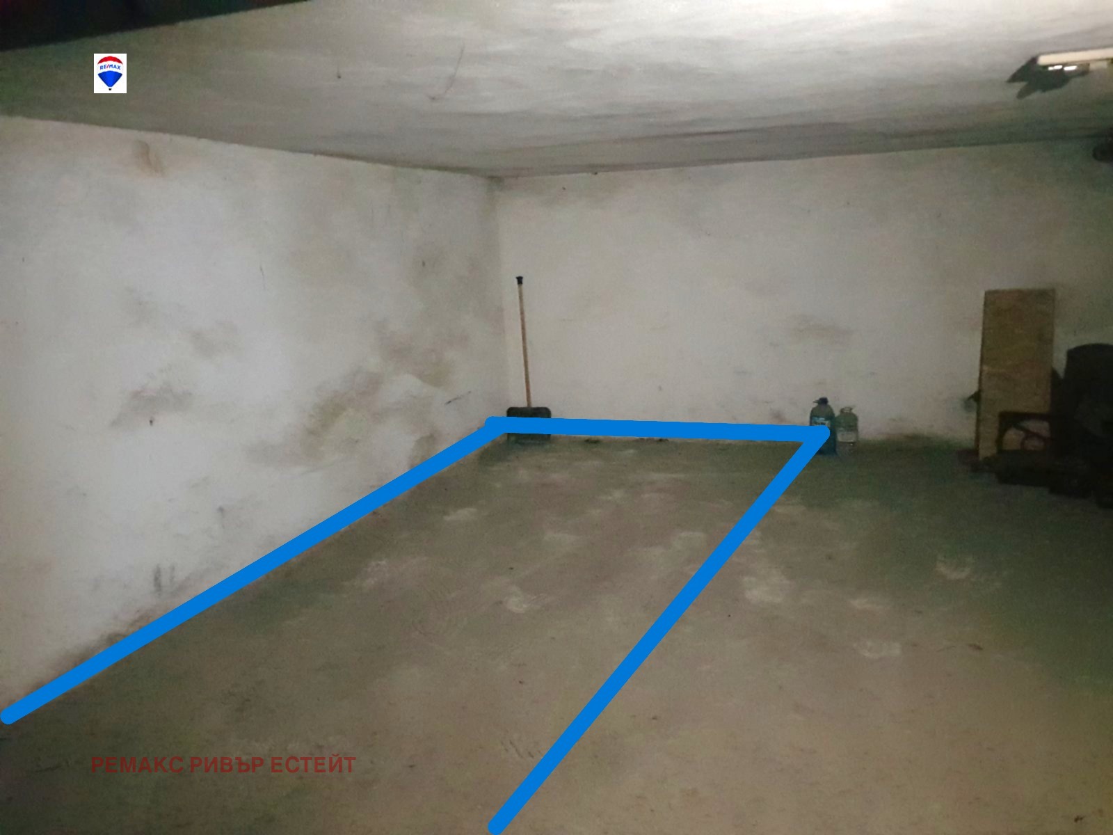 Продава ГАРАЖ, ПАРКОМЯСТО, гр. Русе, Широк център, снимка 2 - Гаражи и паркоместа - 51336412