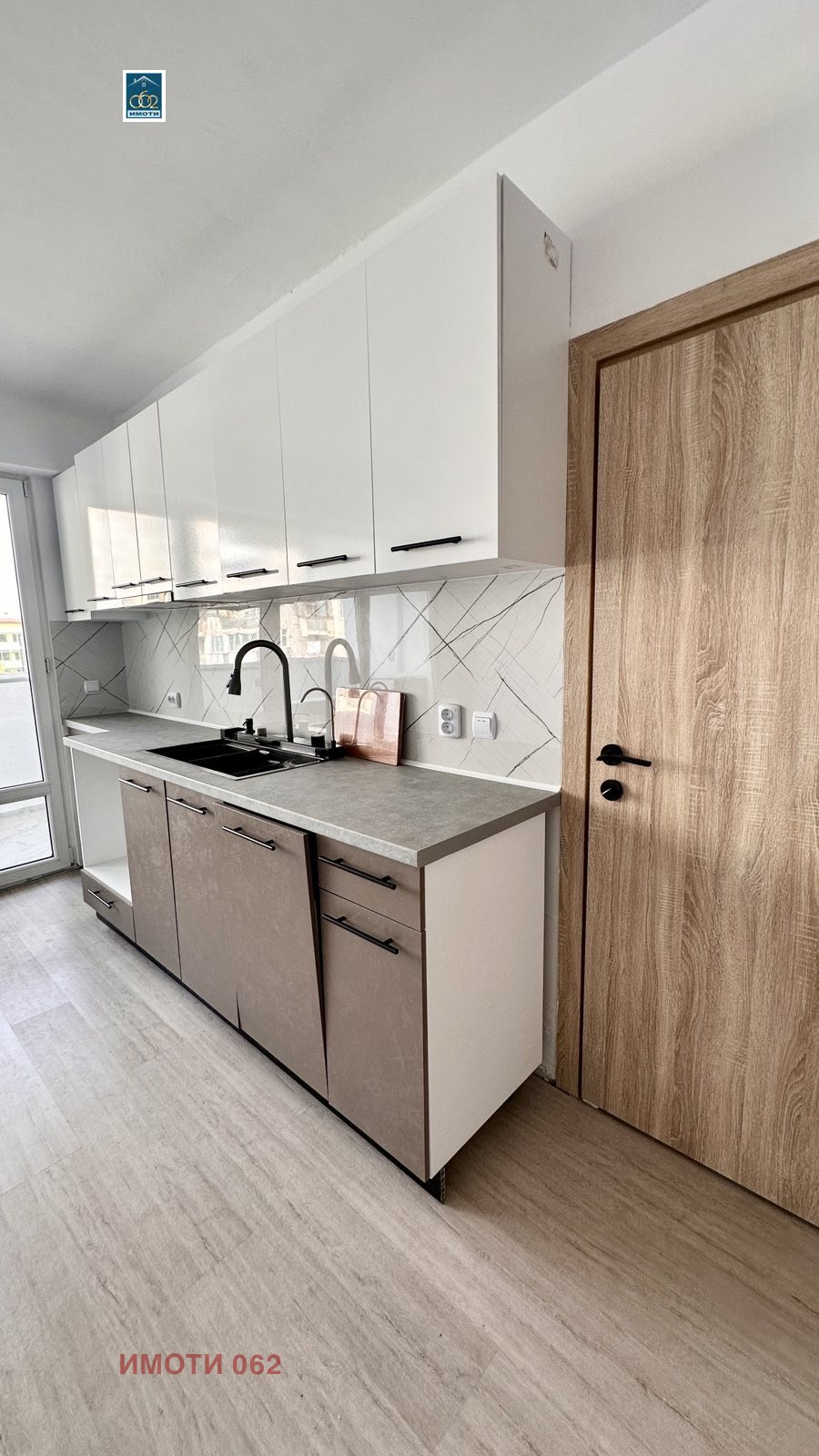 Продава 3-СТАЕН, гр. Велико Търново, Бузлуджа, снимка 2 - Апартаменти - 56258867