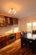 Продава КЪЩА, град София, гр. Нови Искър • 570000 € / 1114823.10 лв. • 54378753 12