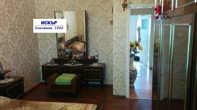 In vendita  2 camere da letto Sofia , Geo Milev , 93 mq | 30145874