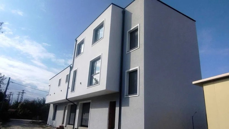 Продава КЪЩА, гр. Пловдив, Беломорски, снимка 2 - Къщи - 53435505