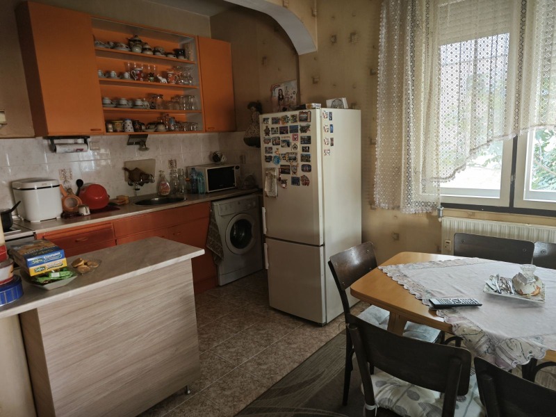 Продава КЪЩА в град Плевен, Широк център - 220 кв.м / 390 000 € » 762 773.70 лв., ФОР СЕЛ РЕАЛ ЕСТЕЙТ