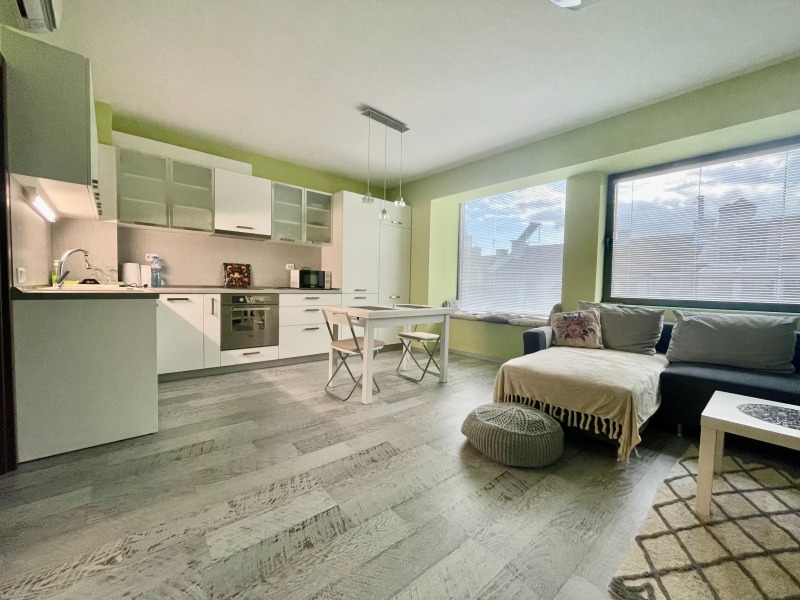 Продава 2-СТАЕН, гр. Варна, ВИНС-Червен площад