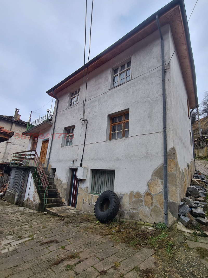 Продава КЪЩА, с. Забърдо, област Смолян