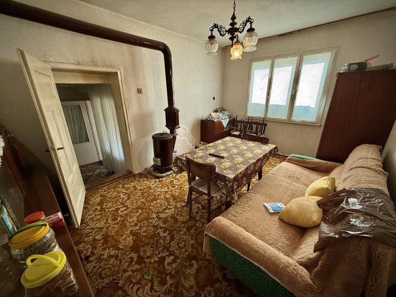 Продава КЪЩА, с. Петко Каравелово, област Велико Търново, снимка 13 - Къщи - 53453682