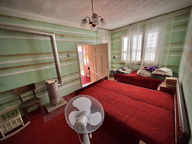 Продава КЪЩА, с. Петко Каравелово, област Велико Търново, снимка 5 - Къщи - 53453682