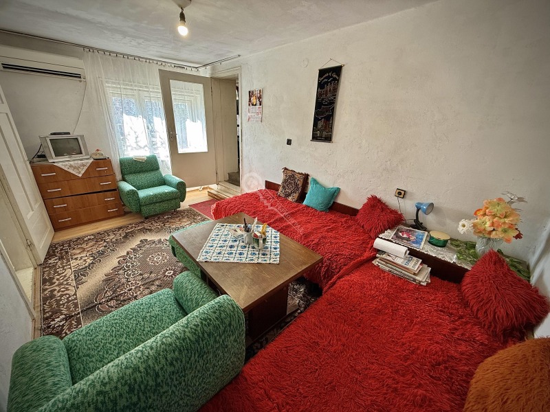 Продава КЪЩА, с. Петко Каравелово, област Велико Търново, снимка 10 - Къщи - 53453682