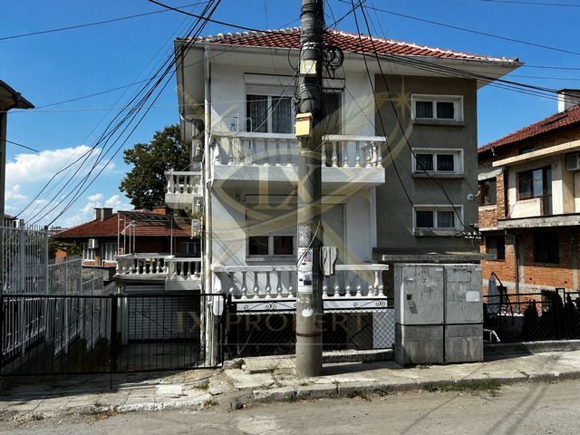 Продава КЪЩА, гр. Карнобат, област Бургас, снимка 2 - Къщи - 55956424