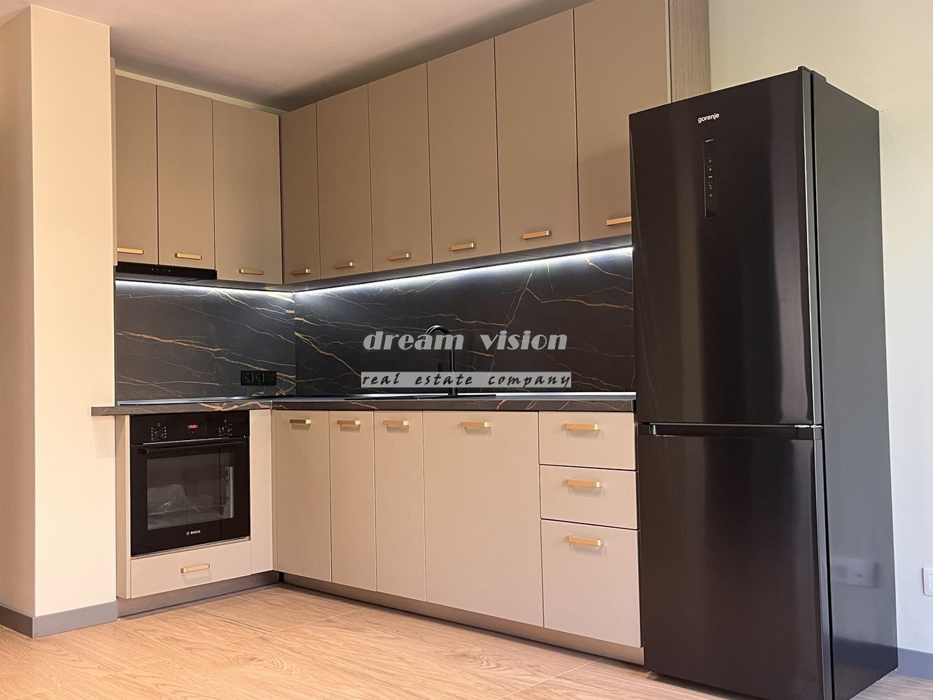 Продава 3-СТАЕН, гр. София, Оборище, снимка 2 - Апартаменти - 53463728