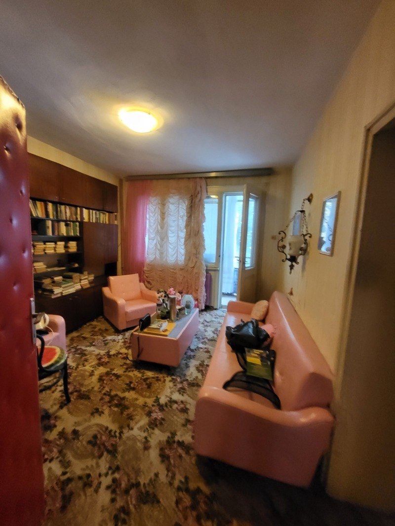 Till salu  2 sovrum Pleven , 9-ti kvartal , 95 kvm | 79986652 - bild [11]