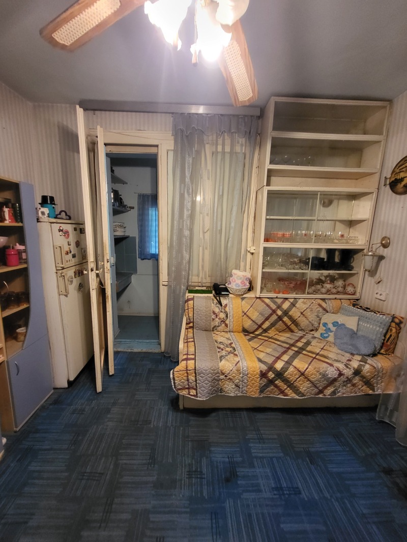 Till salu  2 sovrum Pleven , 9-ti kvartal , 95 kvm | 79986652 - bild [3]