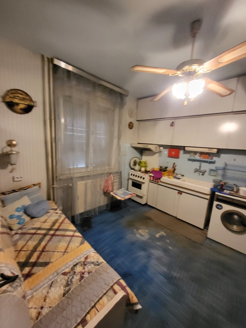 Till salu  2 sovrum Pleven , 9-ti kvartal , 95 kvm | 79986652 - bild [2]