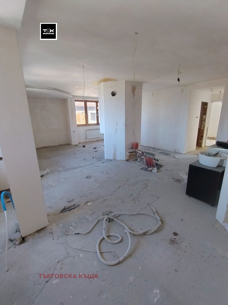 Till salu  3+ sovrum Plovdiv , Komatevo , 150 kvm | 60289292 - bild [2]