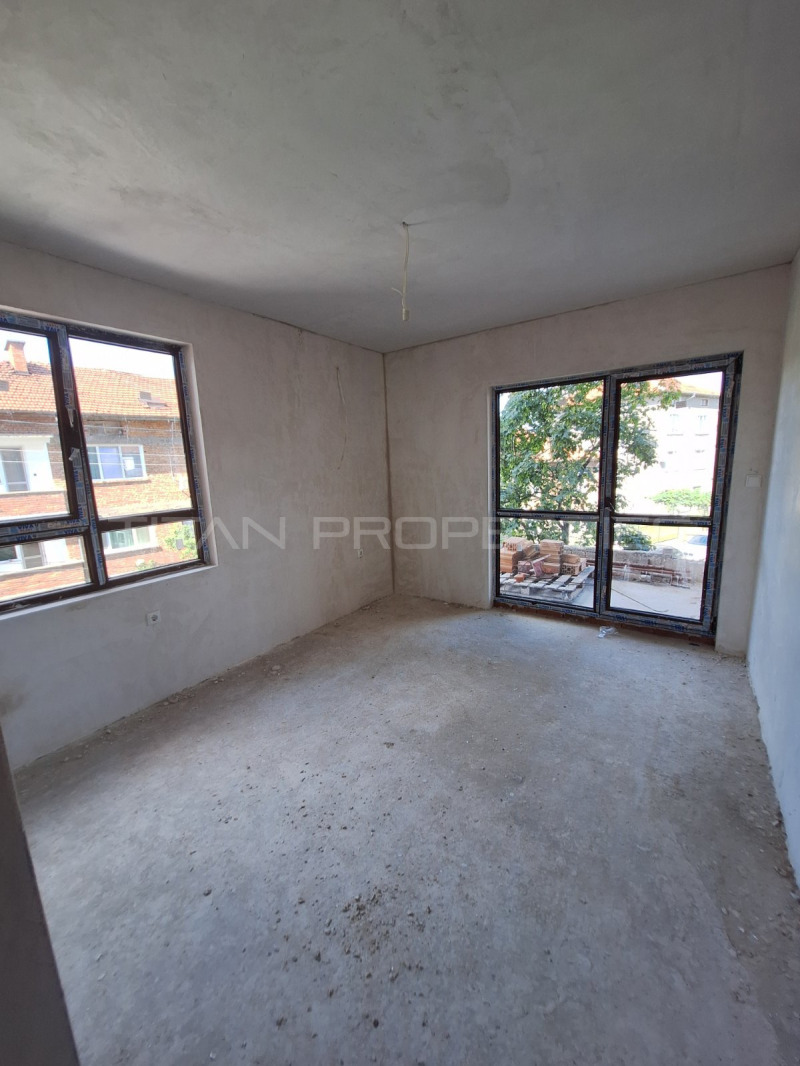 En venta  2 dormitorios Plovdiv , Proslav , 114 metros cuadrados | 46654944 - imagen [4]