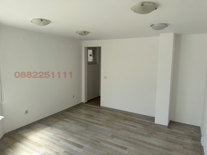 In vendita  Ufficio Plovdiv , Sadijski , 27 mq | 25352991 - Immagine [3]