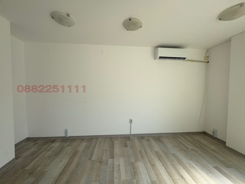 In vendita  Ufficio Plovdiv , Sadijski , 27 mq | 25352991 - Immagine [2]