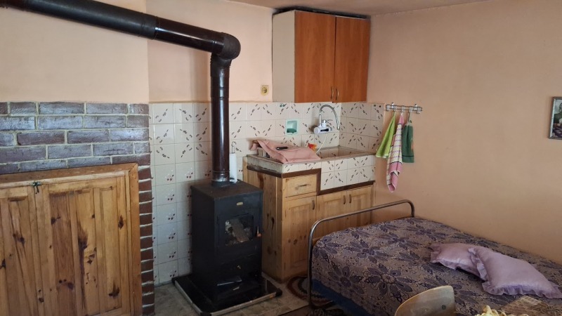 Продава КЪЩА, с. Бързица, област Варна, снимка 12 - Къщи - 46896350