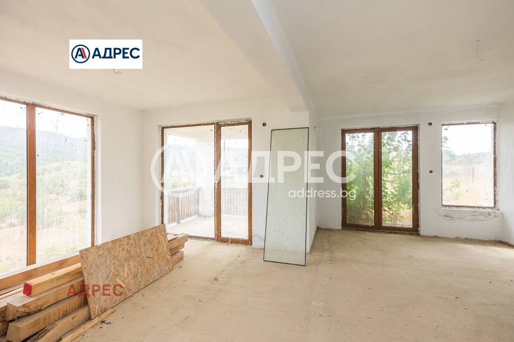 Продава КЪЩА, с. Църква, област Добрич