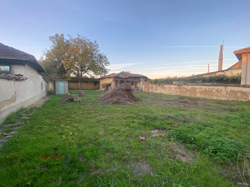Продава КЪЩА в област Шумен, гр. Смядово - 100 кв.м / 39 880.26 € » 77 999 лв., ЕР/ЕН