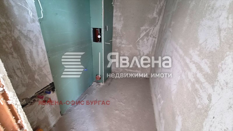 Продава МНОГОСТАЕН, гр. Бургас, Славейков, снимка 13 - Апартаменти - 56434989