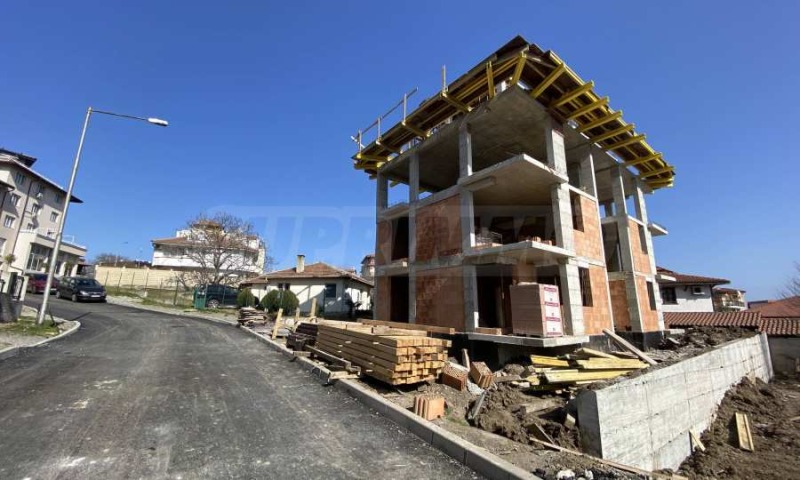 Продава 2-СТАЕН в област Бургас, гр. Царево - 63 кв.м / 95 940 € » 187 642.33 лв., СУПРИММО - БУРГАС