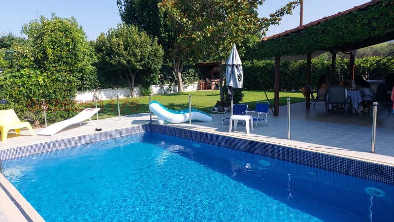 Продава КЪЩА, Извън страната, област Извън страната