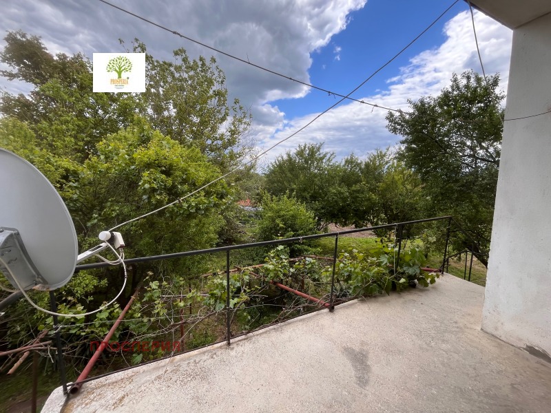 Продава КЪЩА, гр. Мездра, област Враца, снимка 2 - Къщи - 52509424