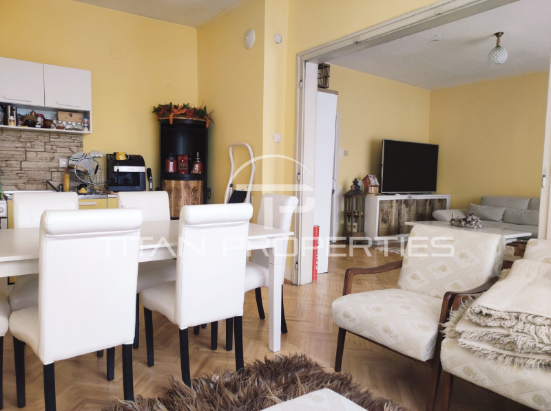 Eladó  3+ hálószoba Plovdiv , Centar , 120 négyzetméter | 54790349