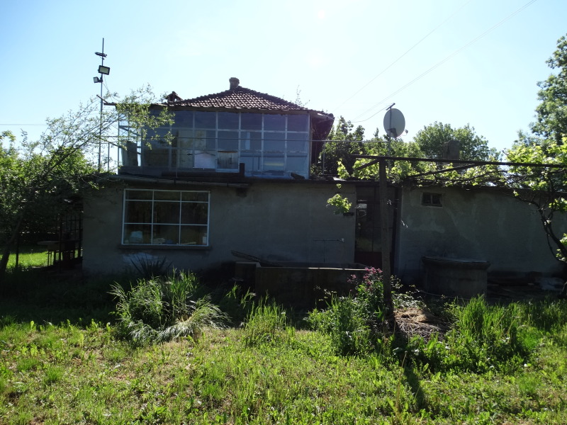 Продава КЪЩА, с. Ново село, област Велико Търново, снимка 4 - Къщи - 46428407