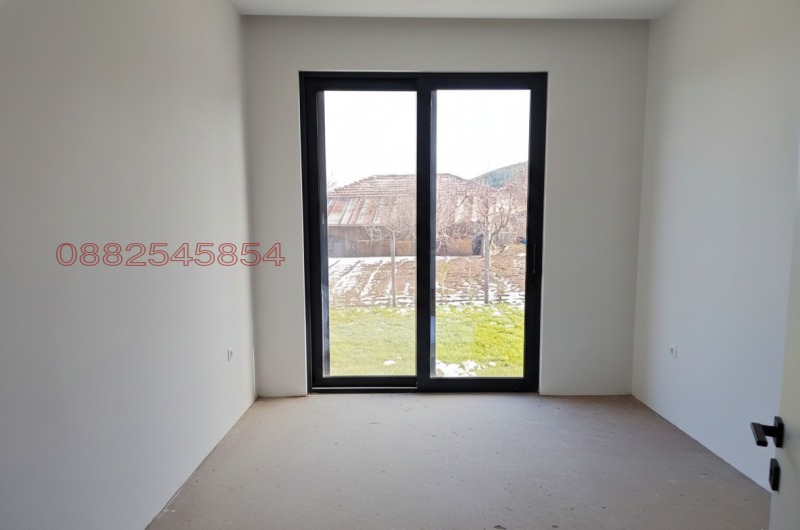 Продава КЪЩА, с. Стража, област Търговище, снимка 2 - Къщи - 53427960