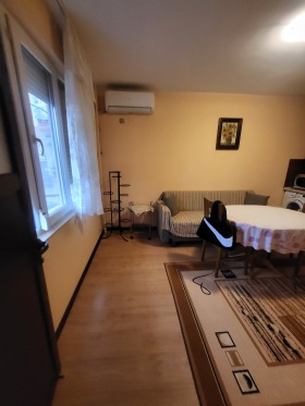 1 quarto Chirok centar, Pleven 1