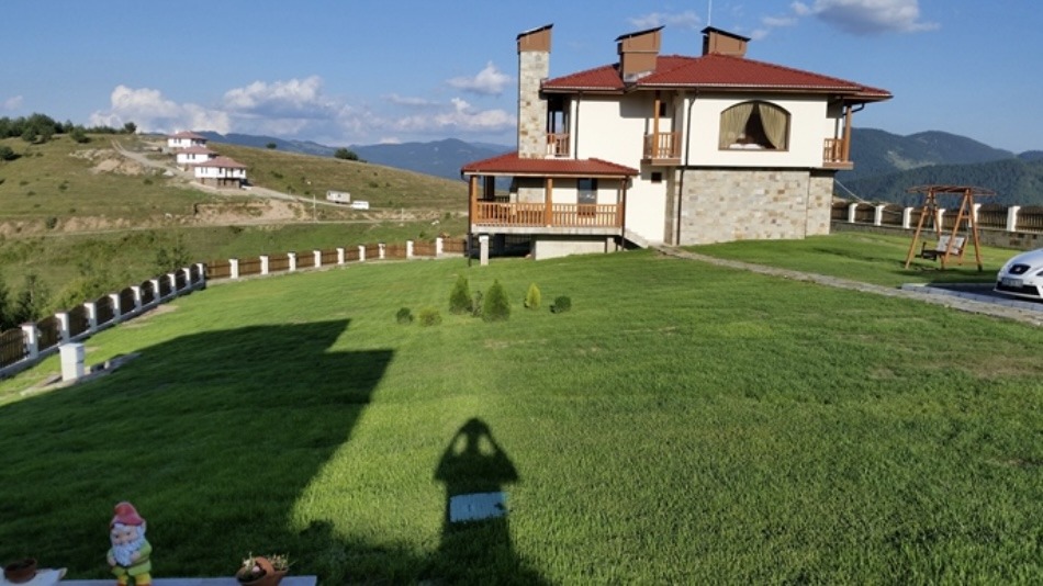 Продава КЪЩА, с. Борино, област Смолян
