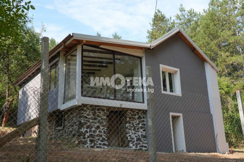 Продава КЪЩА, с. Томпсън, област София област, снимка 2 - Къщи - 48067296