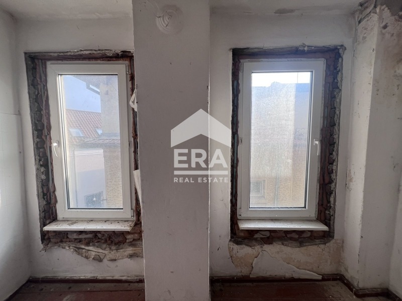 Продава ЕТАЖ ОТ КЪЩА, гр. Велико Търново, Център, снимка 9 - Етаж от къща - 56070851