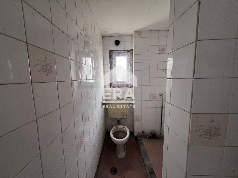 Продава ЕТАЖ ОТ КЪЩА, гр. Велико Търново, Център, снимка 13 - Етаж от къща - 56070851