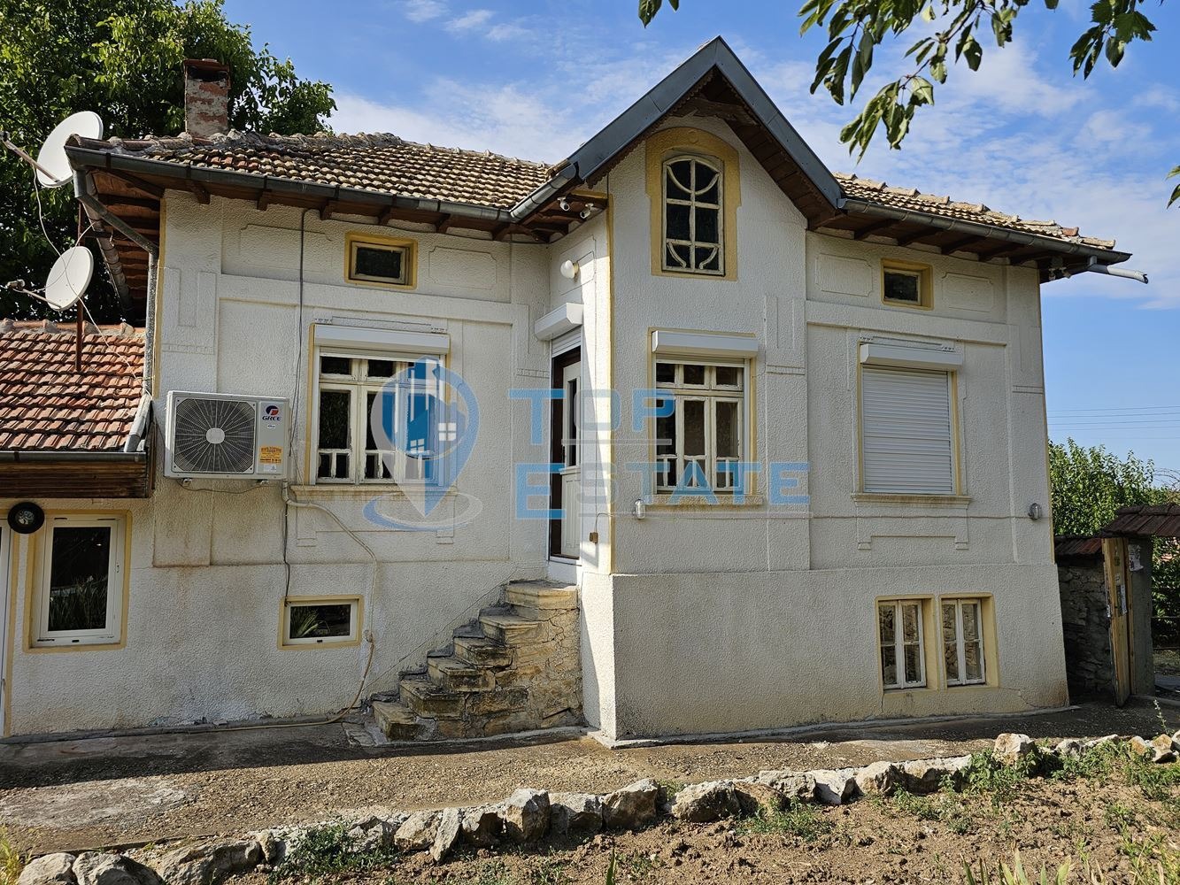 Продава КЪЩА, с. Хотница, област Велико Търново