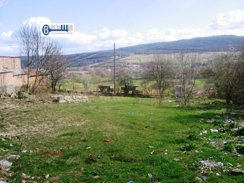 Продава ПАРЦЕЛ в област Велико Търново, с. Леденик - 1350 кв.м / 40 900 € » 79 993.45 лв., ВКЪЩИ