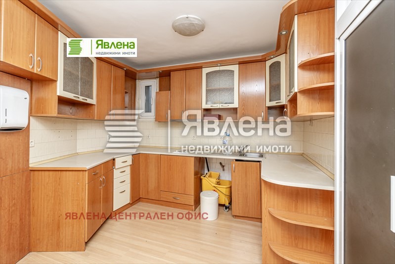 Продава МНОГОСТАЕН, гр. София, Център, снимка 13 - Aпартаменти - 47886466