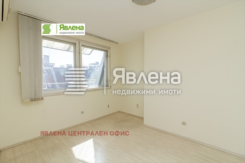 Продава МНОГОСТАЕН, гр. София, Център, снимка 3 - Aпартаменти - 47886466