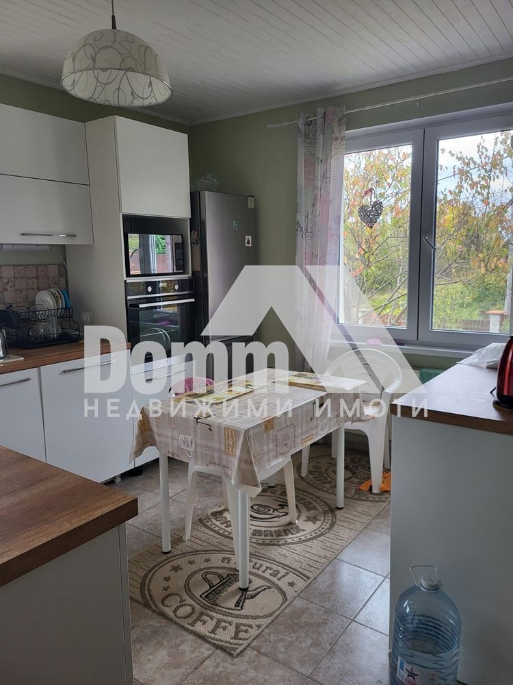 Продава КЪЩА, с. Горен чифлик, област Варна, снимка 6 - Къщи - 52362711