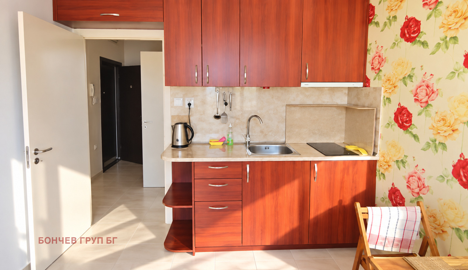 Продава 2-СТАЕН, гр. Бургас, Изгрев, снимка 2 - Апартаменти - 54357506