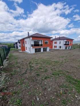 Обява Продава КЪЩА,с. Хераково, област София