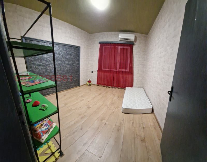 Продава ЕТАЖ ОТ КЪЩА, гр. Добрич, Център, снимка 12 - Етаж от къща - 52784712