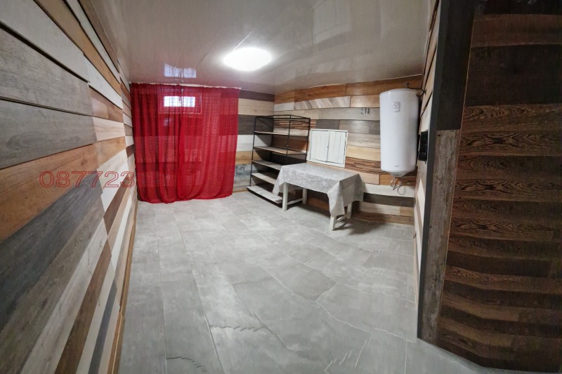 Продава ЕТАЖ ОТ КЪЩА, гр. Добрич, Център, снимка 16 - Етаж от къща - 52784712