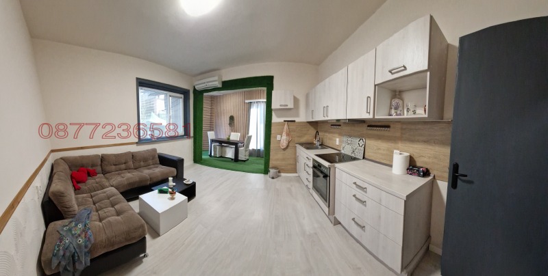 Продава ЕТАЖ ОТ КЪЩА, гр. Добрич, Център, снимка 3 - Етаж от къща - 52784712