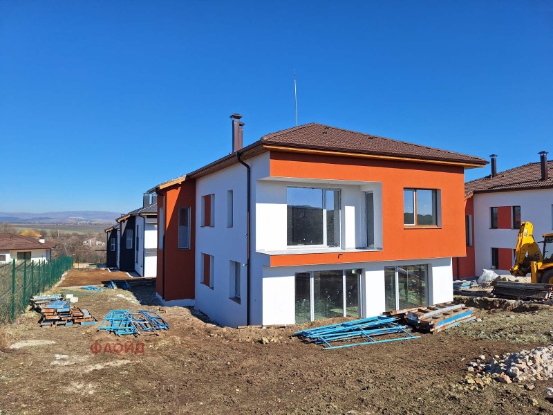 Продава  Къща област София , с. Хераково , 235 кв.м | 72093463