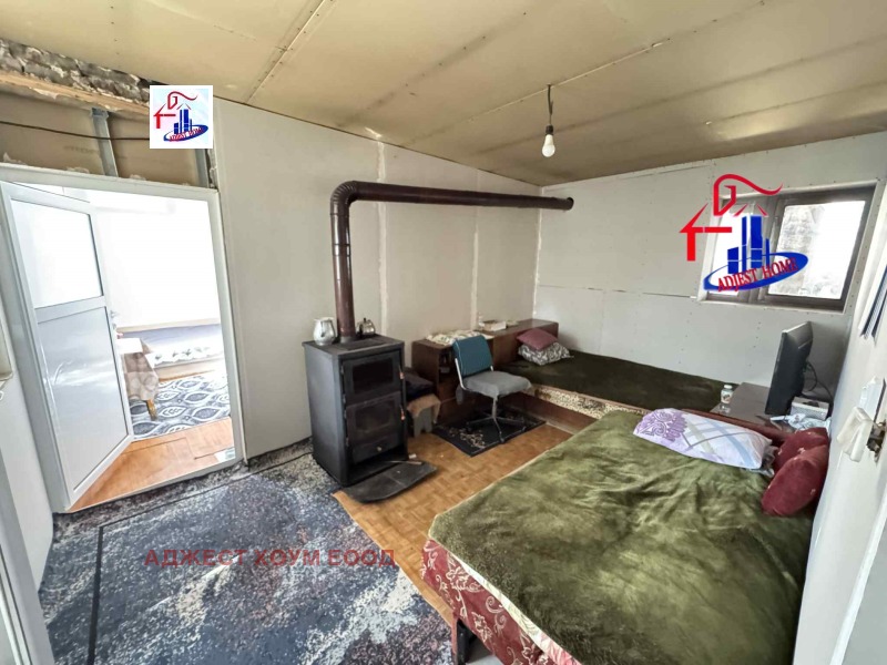 Продава КЪЩА, град Шумен, Топхане • 90000 € / 176024.70 лв. • 76865241 1