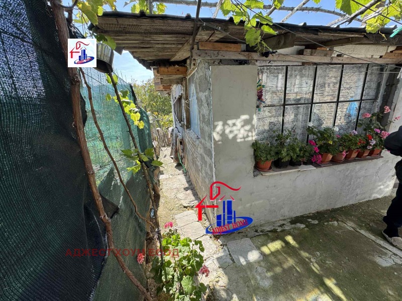 Продава КЪЩА, гр. Шумен, Топхане, снимка 2 - Къщи - 52133817
