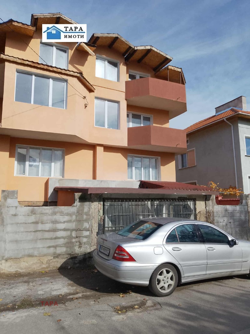 Продава КЪЩА, град Монтана, Идеален център • 880000 лв. / 449936.86 € • 42320387 1