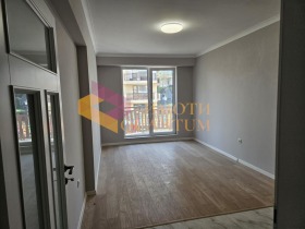 Продава 2-стаен град Варна к.к. Св.Св. Константин и Елена - [1] 